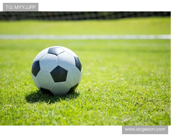 西班牙足球战术变革探秘:球队防守新理念与实践分析 西班牙足球战术变革探秘:球队防守新理念与实践分析