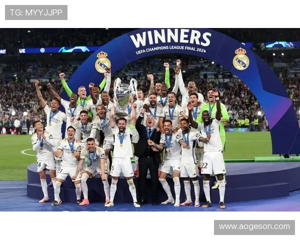 12号足球明星的传奇故事与辉煌成就全解析